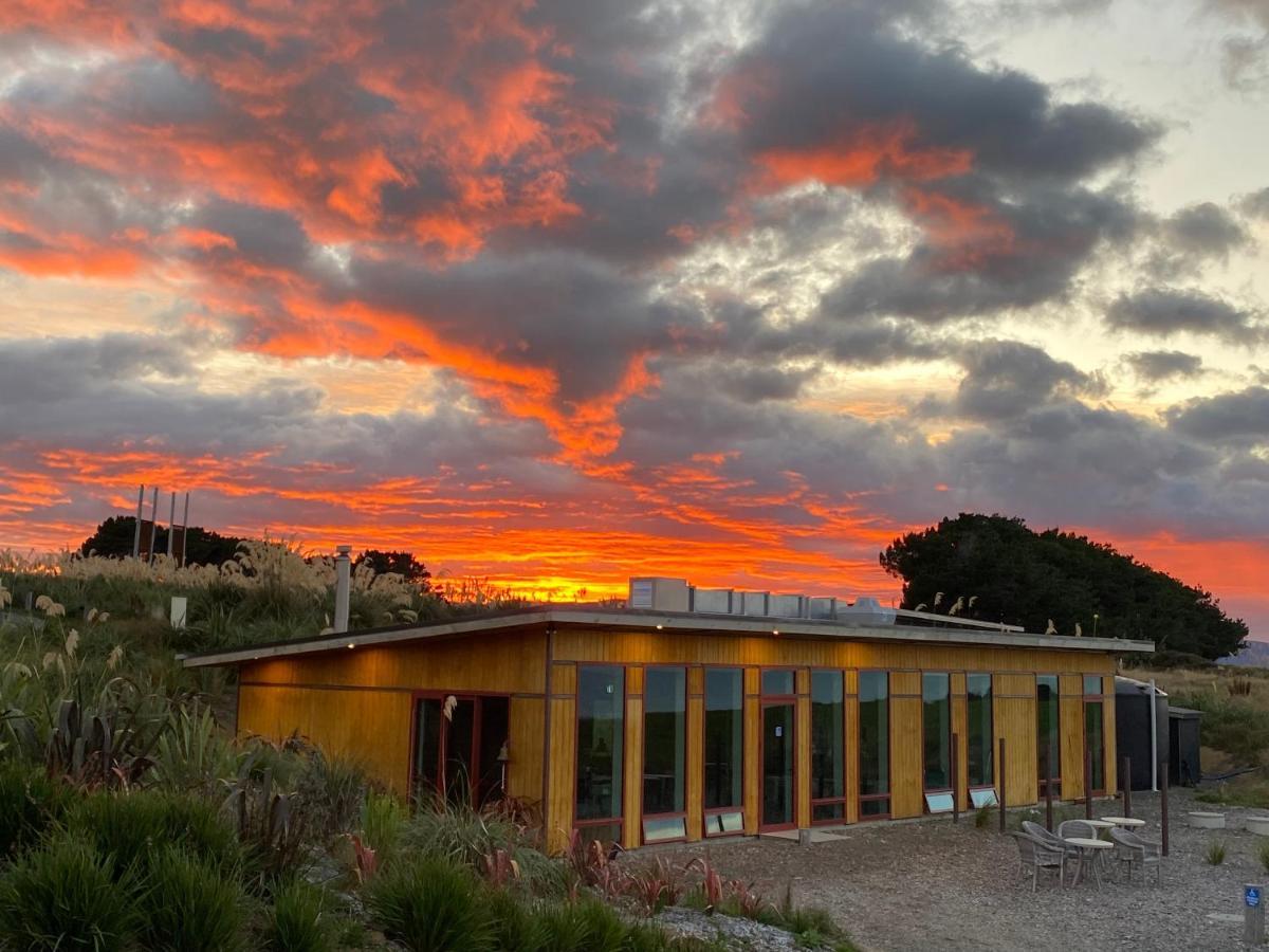 “The Cliffs” Humpridge View Motels Tuatapere Exteriör bild