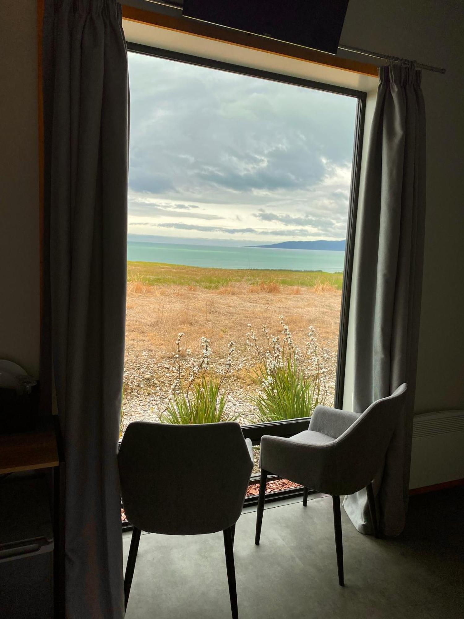 “The Cliffs” Humpridge View Motels Tuatapere Exteriör bild