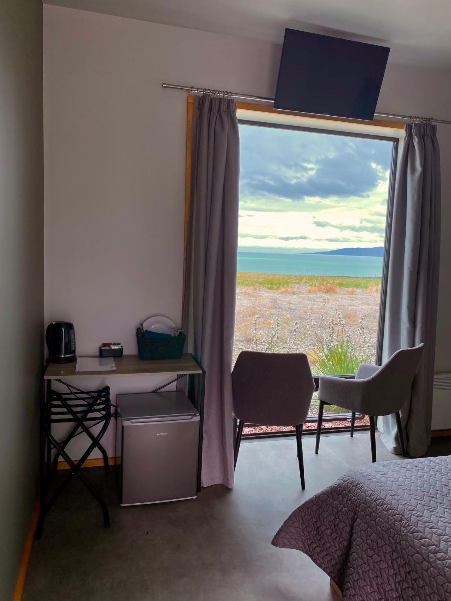 “The Cliffs” Humpridge View Motels Tuatapere Exteriör bild