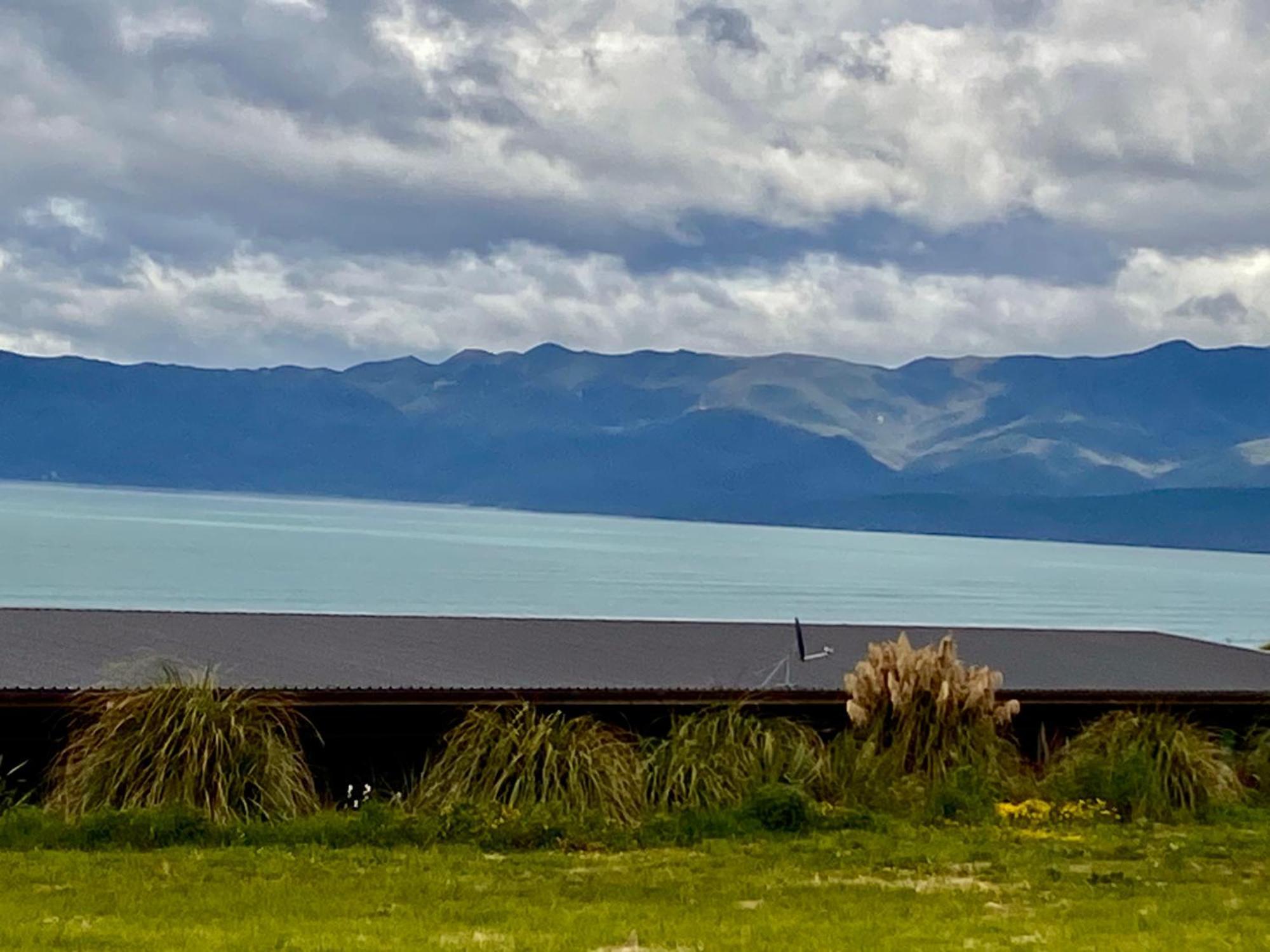 “The Cliffs” Humpridge View Motels Tuatapere Exteriör bild